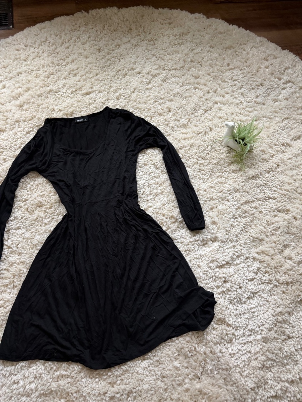 Flattering Classic Black vintage super cute women’s spring  Long-Sleeve Fit & Fl